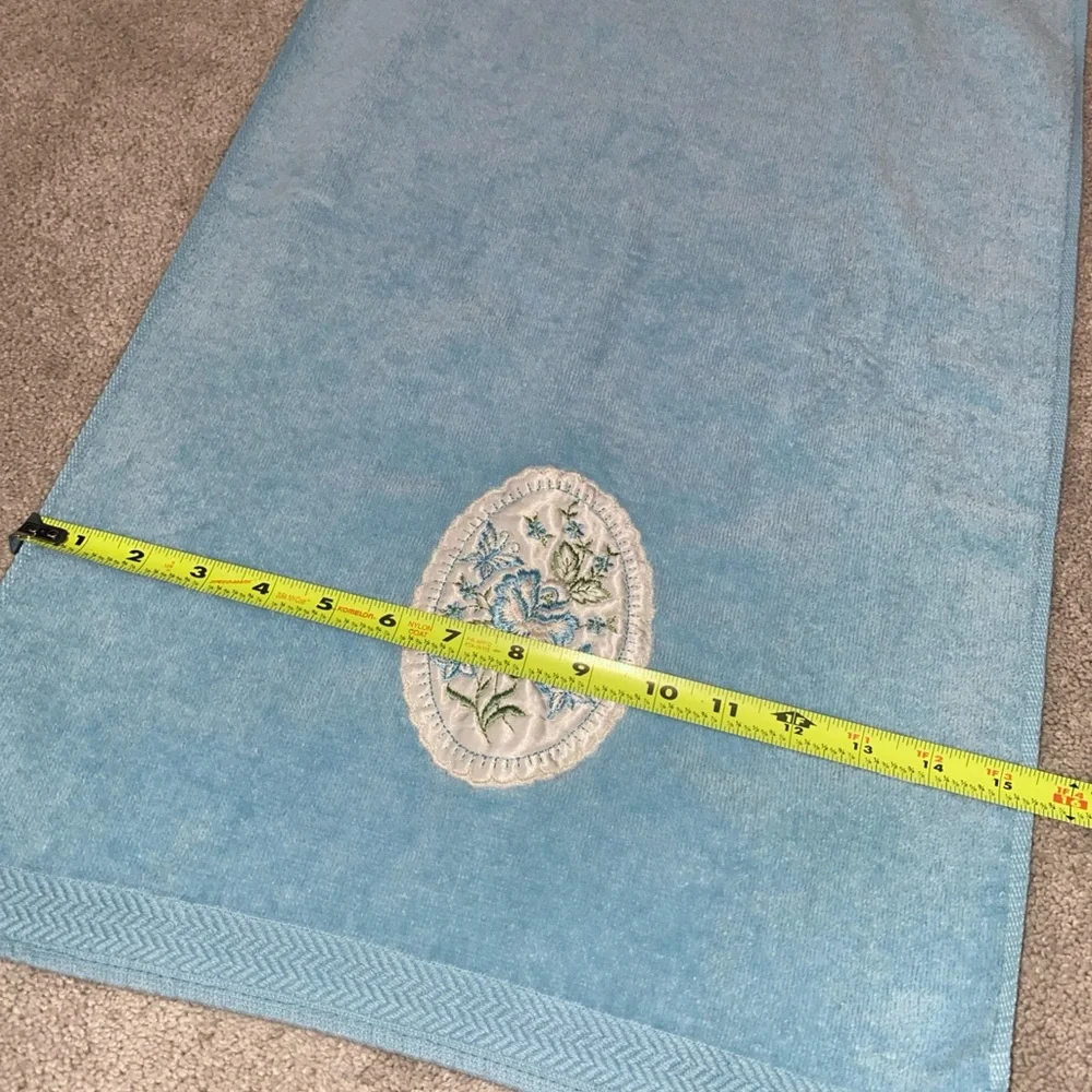 Fieldcrest cotton hand